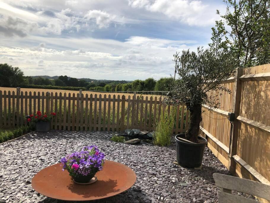 Self Contained Garden Studio With Stunning Views Sissinghurst Exteriör bild